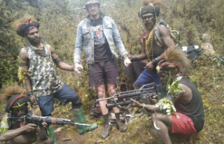 Oceania Papuan separatists armed with bows and arrows...