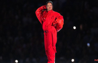 "It's legendary": Rihanna raves about...