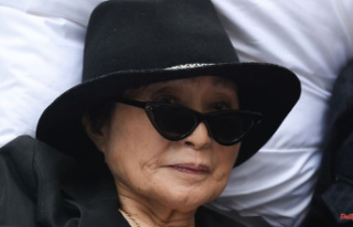 John Lennon killed in front of the door: Yoko Ono...