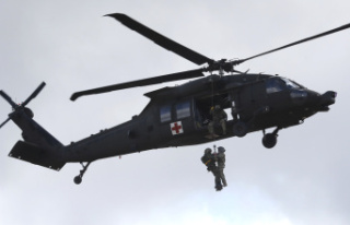 United States Two military helicopters collide in...