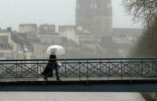 Weather: Sunny Monday in the South, Rainy in Brittany