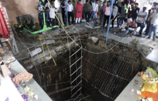 Asia At least 35 dead after the ground collapsed in...