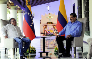 Venezuela Maduro suspends his participation in the...