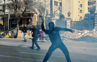 Train crash in Greece: Protesters' anger escalates...