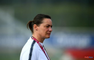 Corinne Deacon, whose future at the head of the Bleues...