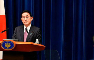 Japanese Prime Minister Kishida to meet Zelensky in...