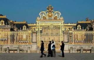 Charles III at Versailles: Mélenchon and Rousseau...