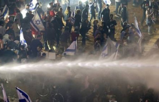 Israel: protests after the dismissal of the Minister...