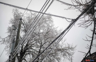 Ice Storm in Canada: Hundreds of Thousands of Homes...