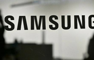 Samsung reports lowest quarterly profit in 14 years