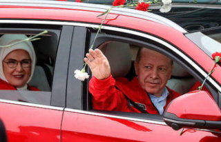 Türkiye: Erdogan, sick for several days, reappears...