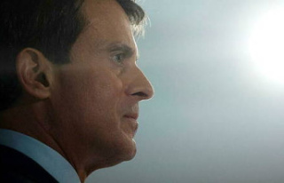 Manuel Valls: Emmanuel Macron must set "a new...