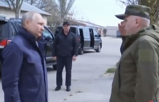 Ukrainian War Putin visits the barracks of the Russian...