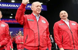 Turkey: Erdogan reappears in public, looking combative...