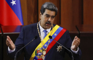 Venezuela Maduro finalizes a rise in the Minimum Wage,...