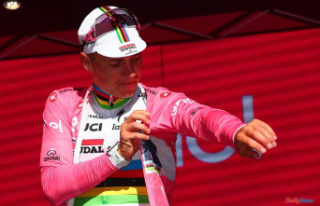 Giro 2023: Remco Evenepoel, imperial on the inaugural...