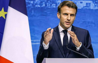 G7: Macron touts his "new international financial...