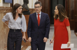 Politics Podemos leaves the PSOE alone and criticizes...
