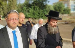 Jerusalem: a far-right Israeli minister on the esplanade...