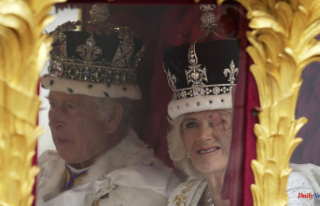 Coronation Coronation of Carlos III: "God save...