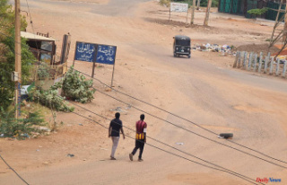 War in Sudan: In Khartoum, epicenter of fighting,...