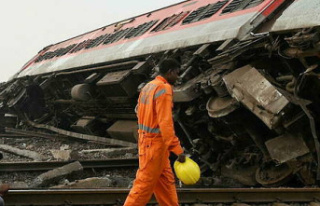 India: at least 288 dead in train disaster