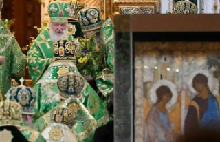 Russian patriarch blesses Putin's return of famous...