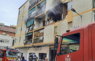 Spain A building catches fire after an explosion in...