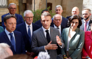 Emmanuel Macron announces a “collection for religious...