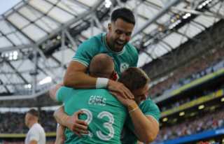 Ireland advances masked in its quest for a first title...