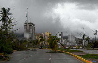 Mexico: Acapulco partially devastated after hurricane,...