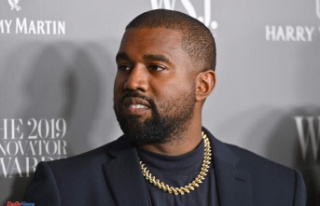 Kanye West apologizes for anti-Semitic comments he...