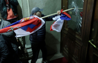 Serbia Eight police officers injured and 38 arrested...