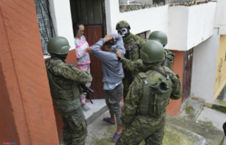 Latin America Ecuador: new prison escapes and 170...
