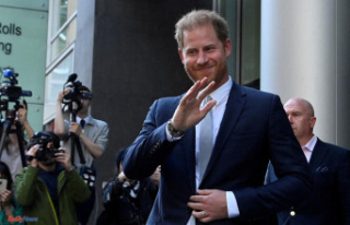 Prince Harry reaches financial deal with publisher...