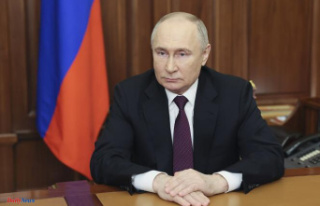 Russia formalizes Vladimir Putin's victory and...