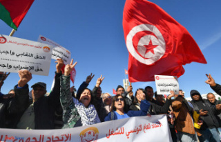 In Tunisia, bloggers and artists also subject to repression