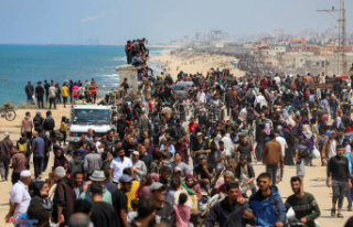 Israel-Hamas war, day 191: thousands of Gazans try...