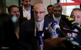 Iran announces major contracts to boost its oil production