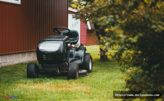 Expert Tips for Selecting the Perfect Riding Lawn Mower