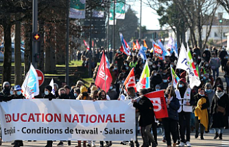 French teachers strike over pandemic response