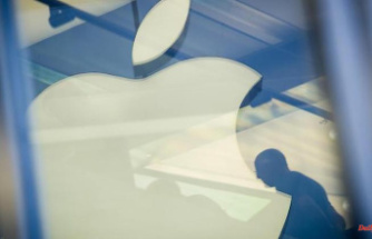 22 percent discount: Apple with a 12 percent chance