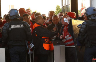 Massive chaos around the stadium: Champions League final starts 37 minutes late