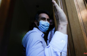 Inadequate care before death?: Eight Maradona doctors have to go to court