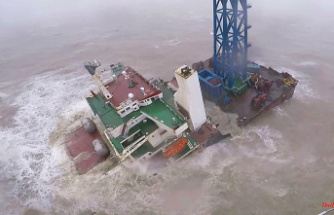 Disaster in the South China Sea: Ship caught in typhoon and breaks in two