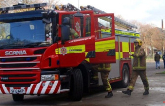 Two people are seriously injured and OAP is killed in a Cumbernauld fire
