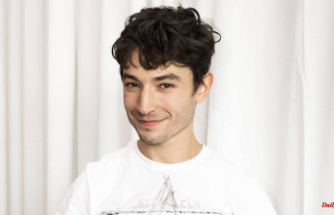 After several failures: Ezra Miller says "Sorry"