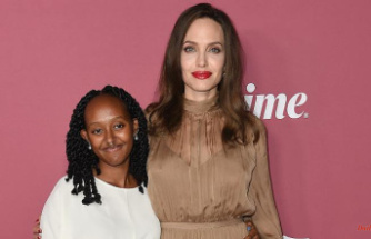 "Start Crying": Angelina Jolie accompanies daughter Zahara to college