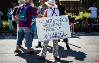 Baden-Württemberg: lawyers: "lateral thinking" initiator Ballweg remains in custody