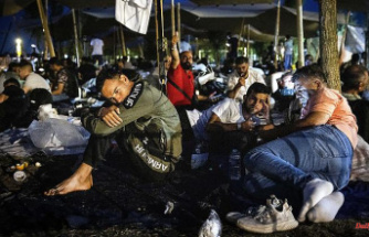 Overcrowded asylum shelters: Netherlands sued for "inhumane accommodation".